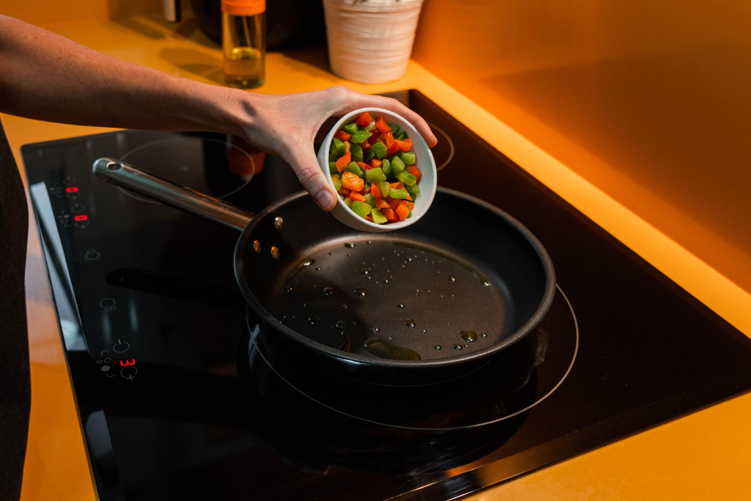 Cooking with an induction hob